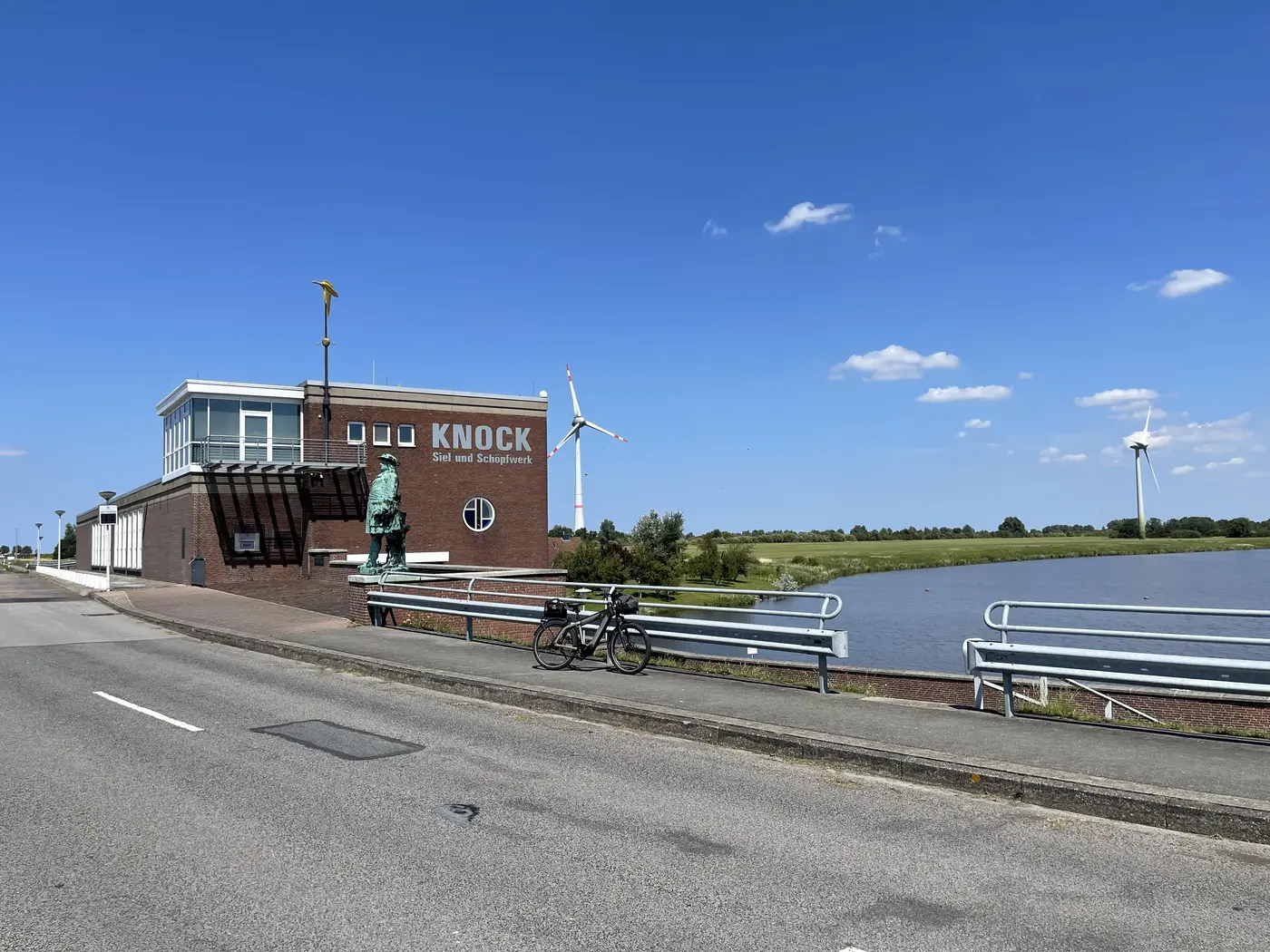Das Gebäude an der Knock am Ufer der Ems