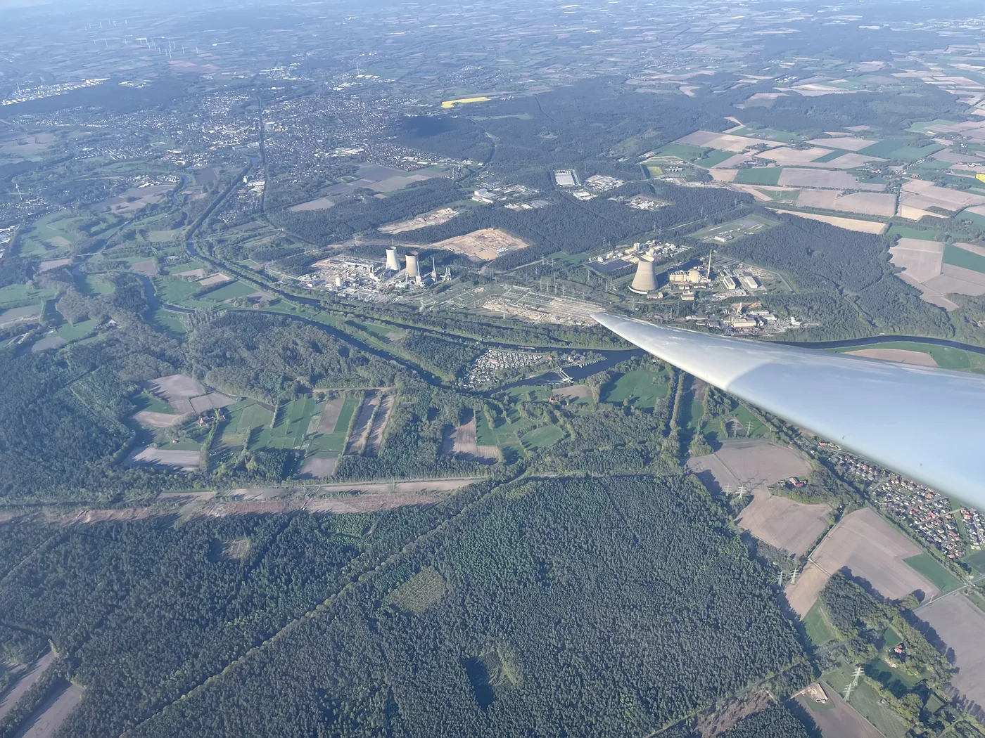 18:37 Uhr, sieben Kilometer vor dem Platz und immer noch 1.578 Meter über Grund.